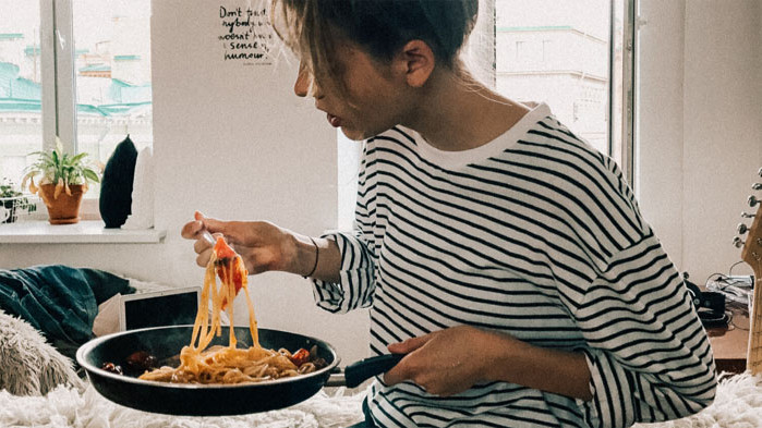 Слушането на определен вид музика по време хранене може да